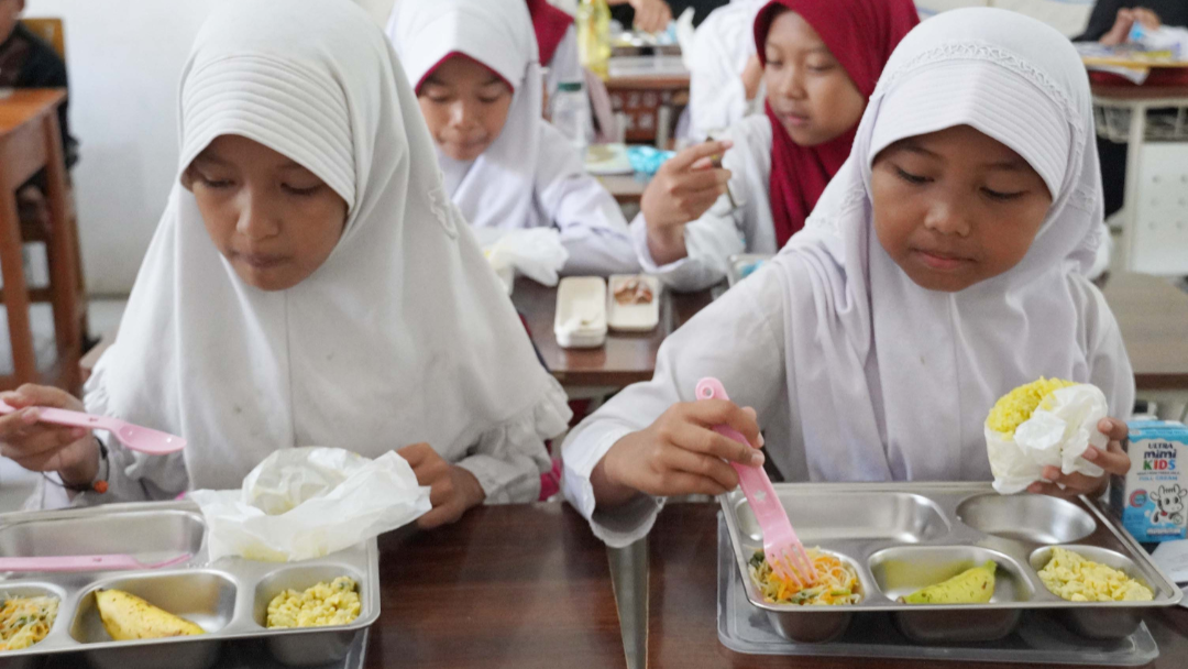 Klarifikasi BGN Bungo Terkait Viral Menu MBG Berupa Bahan Mentah di Tangerang Selatan